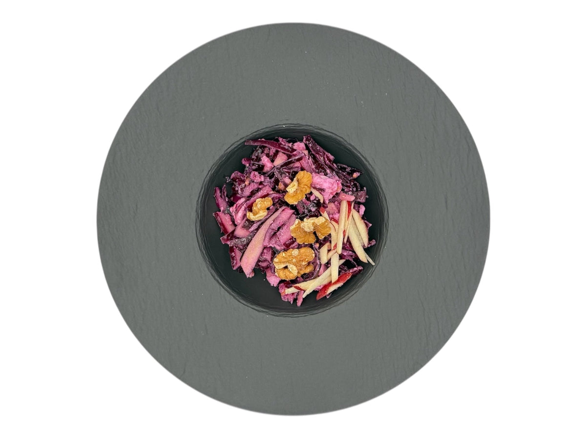 Rohkost Rot-Kohl, Apfel Wellant, Wal-Nüsse, Feta, Granat-Apfel-Essig, Extra-natives-Oliven-Öl, Orangensaft, rote Zwiebel